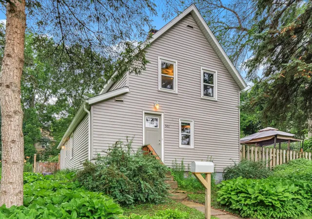 Photo 1 of Single family home for sale at 501 3rd Street W, Hastings, MN 55033 | MLS# 7107848 | Listing updated on 2026-08-26