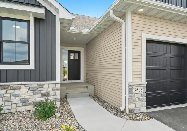 Photo 2 of Single family home for sale at 19573 Hammock Ave, Lakeville, MN 55044 | MLS# 7107854 | Listing updated on 2026-10-08