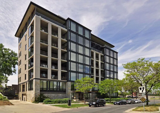 Photo 3 of Condo for sale at 301 Kenwood Pkwy #601, Minneapolis, MN 55403 | MLS# 7107888 | Listing updated on 2026-08-27
