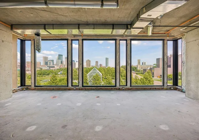 Photo 4 of Condo for sale at 301 Kenwood Pkwy #600, Minneapolis, MN 55403 | MLS# 7107892 | Listing updated on 2026-08-27