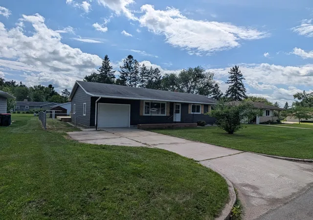 3rd image of 215 Madison Ave Sw, Wadena, MN 56482 | MLS# 7107903