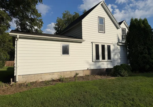 Photo 4 of Single family home for sale at 411 16th Street S, Benson, MN 56215 | MLS# 7107905 | Listing updated on 2026-08-17