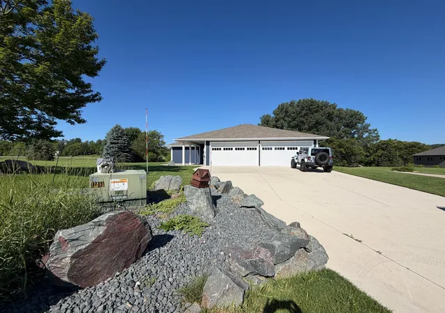 Photo 1 of Single family home for sale at 1740 Bay Oaks Dr, Albert Lea, MN 56007 | MLS# 7107907 | Listing updated on 2026-07-20