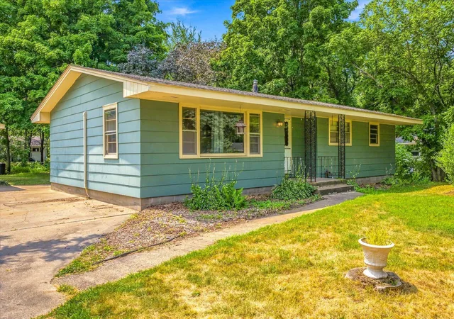 Photo 3 of Single family home for sale at 332 Wilson St, Anoka, MN 55303 | MLS# 7107908 | Listing updated on 2026-09-19