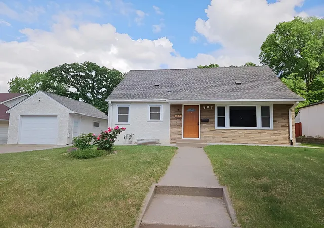 2nd image of 4651 6th St Ne, Minneapolis, MN 55421 | MLS# 7107911
