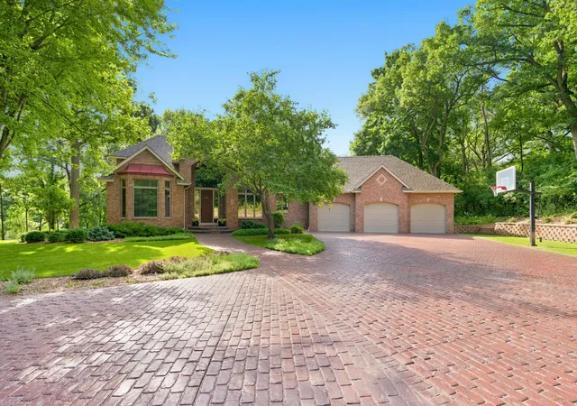 Photo 3 of Sale Pending at 720 Timber Ln, Saint Paul, MN 55126 | MLS# 7107977 | Listing updated on 2026-09-03