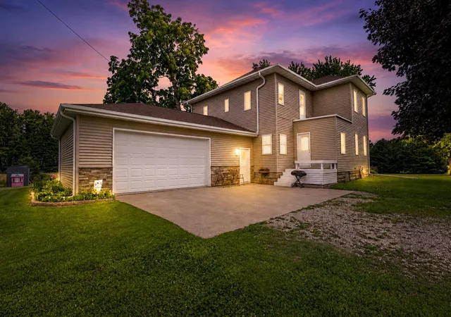 1st image of 19933 900th Ave, Austin, MN 55912 | MLS# 7107993