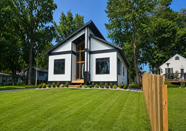 1st image of 1775 9th Ave Se, Forest Lake, MN 55025 | MLS# 7108000