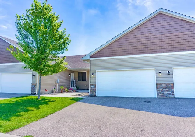 3rd image of 374 Meadow Ln, Young America, MN 55397 | MLS# 7108001