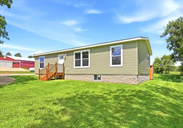 3rd image of 3138 Pierce Saint Croix Rd, Spring Valley, WI 54767 | MLS# 7108004