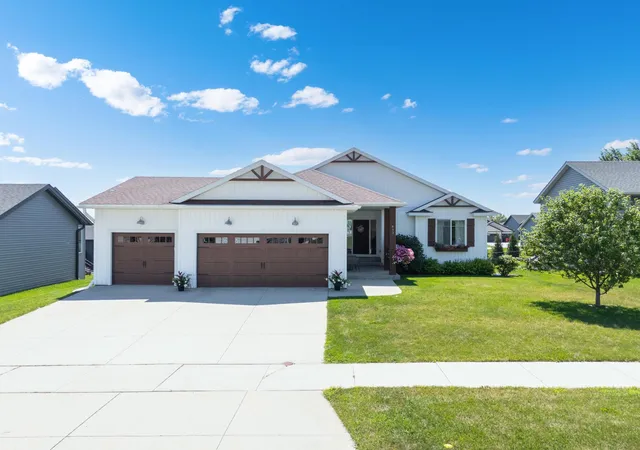 Photo 1 of Single family home for sale at 893 Towne Dr Ne, Byron, MN 55920 | MLS# 7108012 | Listing updated on 2026-08-12