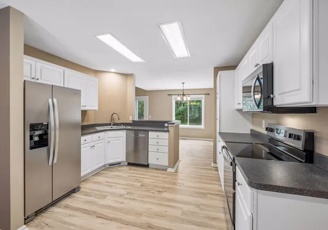 Photo 3 of Single family home for sale at 15003 Windemere Ln, Burnsville, MN 55306 | MLS# 7108024 | Listing updated on 2026-08-30