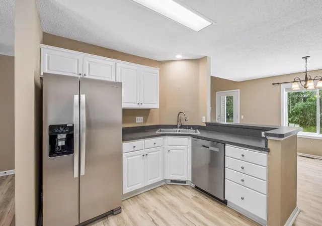 Photo 4 of Single family home for sale at 15003 Windemere Ln, Burnsville, MN 55306 | MLS# 7108024 | Listing updated on 2026-08-30