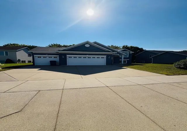 image of 1032 Gladview Ct, Saint Cloud, MN 56303 | MLS# 7108041
