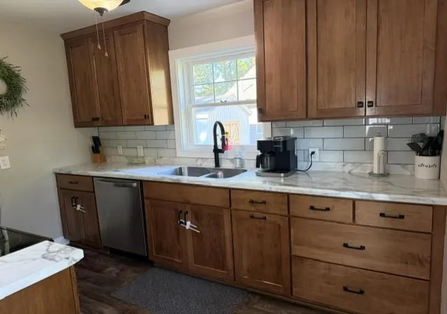 2nd image of 800 N Marshall Ave, Litchfield, MN 55355 | MLS# 7108045