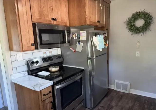 3rd image of 800 N Marshall Ave, Litchfield, MN 55355 | MLS# 7108045
