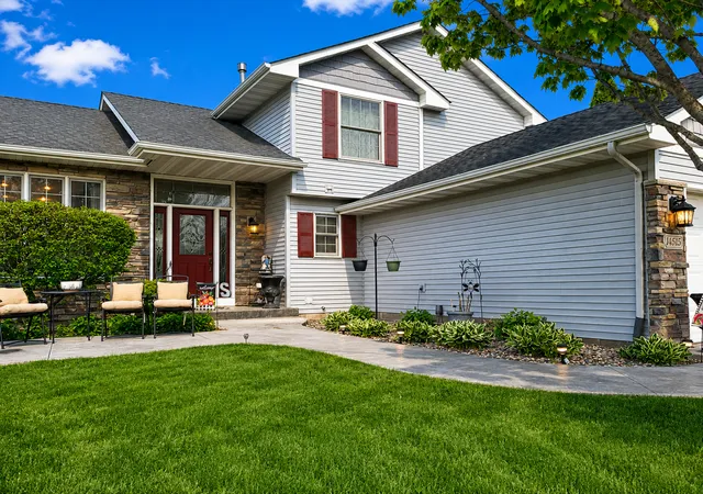 Photo 3 of Single family home for sale at 14515 Oconnell Rd, Savage, MN 55378 | MLS# 7108060 | Listing updated on 2026-10-01