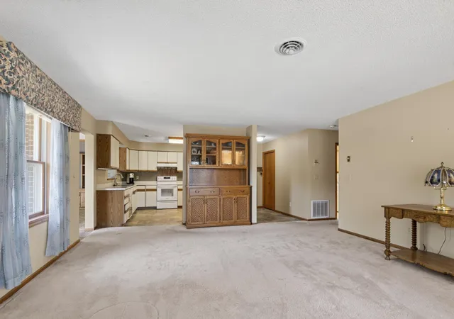 3rd image of 410 3Rd St Nw #4, Valley City, ND 58072 | MLS# 7108063