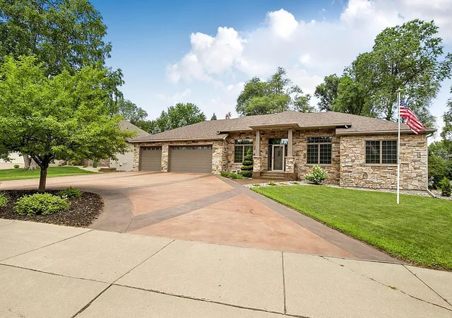 3rd image of 2011 Temminck Rd, Saint Cloud, MN 56301 | MLS# 7108076