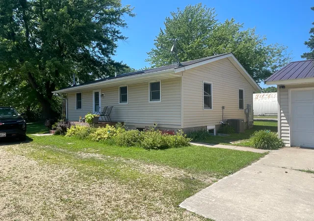 Homes for sale in Lake City, MN | 321 W Michigan St W, Lake City, MN 55041 | MLS# 7108100