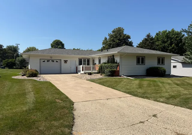 Photo 2 of Single family home for sale at 505 Central Ln, Luverne, MN 56156 | MLS# 7108113 | Listing updated on 2026-08-04