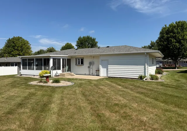 Photo 3 of Single family home for sale at 505 Central Ln, Luverne, MN 56156 | MLS# 7108113 | Listing updated on 2026-08-04