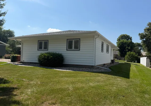 Photo 4 of Single family home for sale at 505 Central Ln, Luverne, MN 56156 | MLS# 7108113 | Listing updated on 2026-08-04