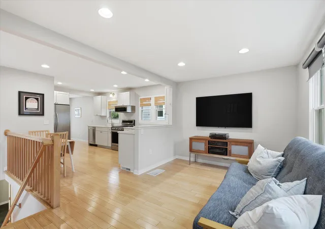 Photo 3 of Single family home for sale at 1264 Hoyt Ave W, Saint Paul, MN 55108 | MLS# 7108117 | Listing updated on 2026-09-18
