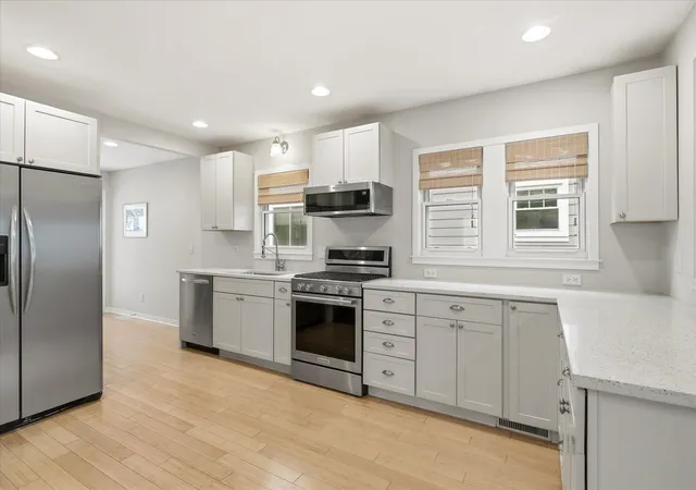Photo 4 of Single family home for sale at 1264 Hoyt Ave W, Saint Paul, MN 55108 | MLS# 7108117 | Listing updated on 2026-09-18