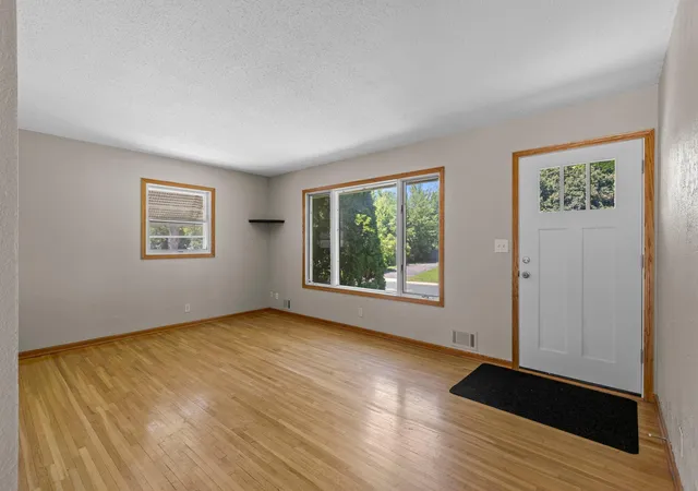 Homes for sale in Woodbury, MN | 6133 Garbe Ave, Woodbury, MN 55125 | MLS# 7108145
