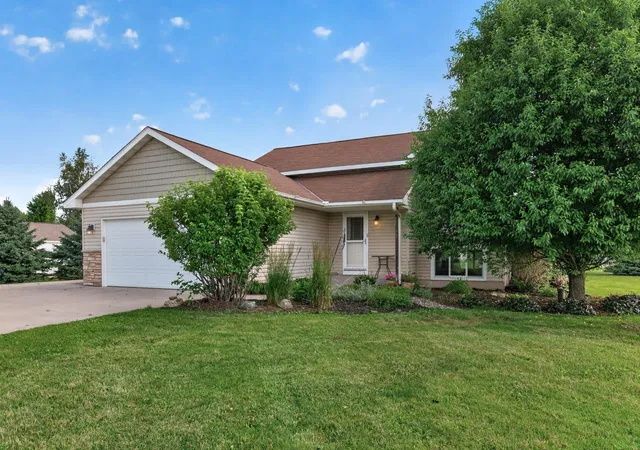 1st image of 1456 129th St, New Richmond, WI 54017 | MLS# 7108147