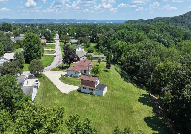 Photo 3 of Single family home for sale at 1503 Claudia Ave, La Crescent, MN 55947 | MLS# 7108187 | Listing updated on 2026-08-26