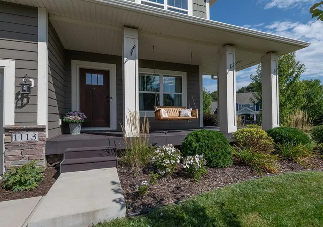 2nd image of 1113 Rosemary Ln, Chaska, MN 55318 | MLS# 7108195