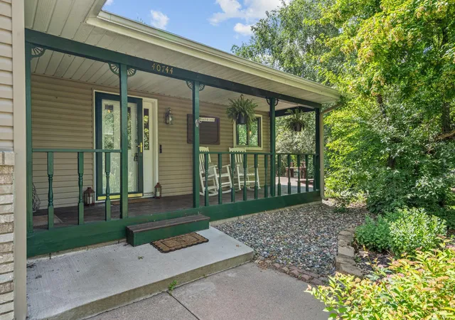 Photo 3 of Single family home for sale at 40744 Fenian Way, North Branch, MN 55056 | MLS# 7108208 | Listing updated on 2026-07-23