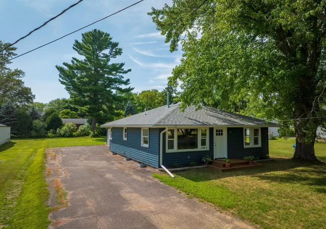 Photo 3 of Single family home for sale at 101 Dunn Ave N, Hinckley, MN 55037 | MLS# 7108215 | Listing updated on 2026-09-26