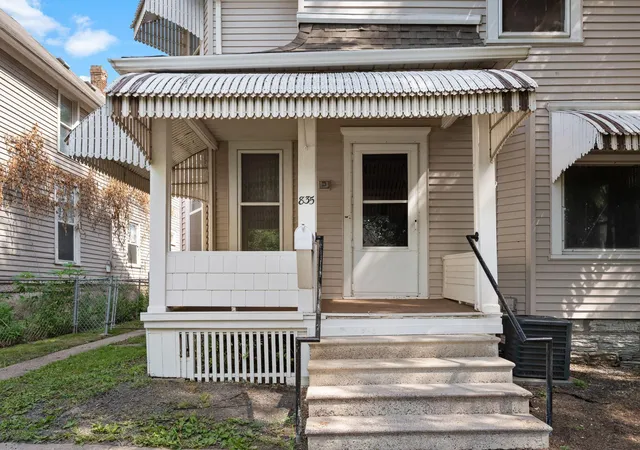 Photo 2 of Single family home for sale at 835 3rd Street E, Saint Paul, MN 55106 | MLS# 7108242 | Listing updated on 2026-09-30