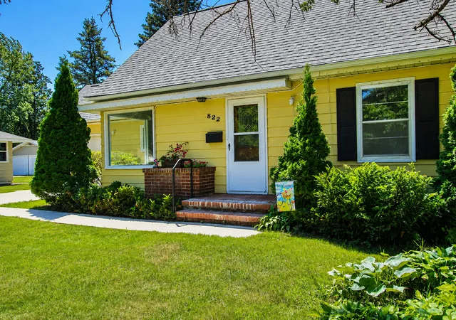 Photo 3 of Single family home for sale at 822 Westwood Dr SW, Alexandria, MN 56308 | MLS# 7108247 | Listing updated on 2026-10-07