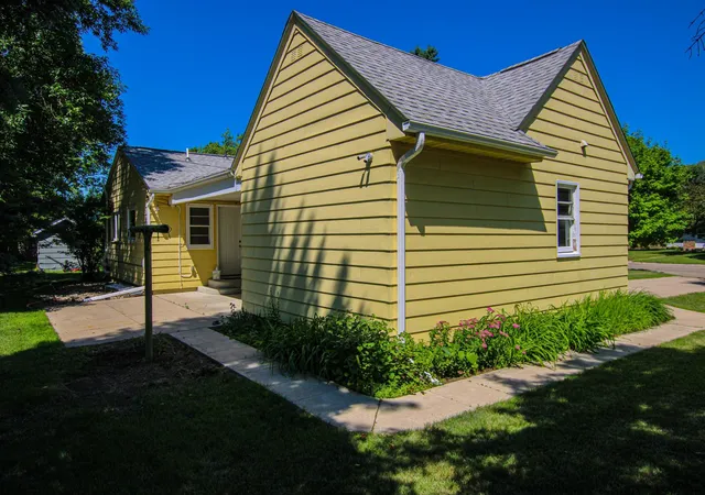 Photo 4 of Single family home for sale at 822 Westwood Dr SW, Alexandria, MN 56308 | MLS# 7108247 | Listing updated on 2026-10-07
