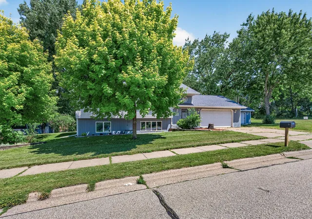 Homes for sale in North Saint Paul, MN | 2709 Holloway Ave E, North Saint Paul, MN 55109 | MLS# 7108252
