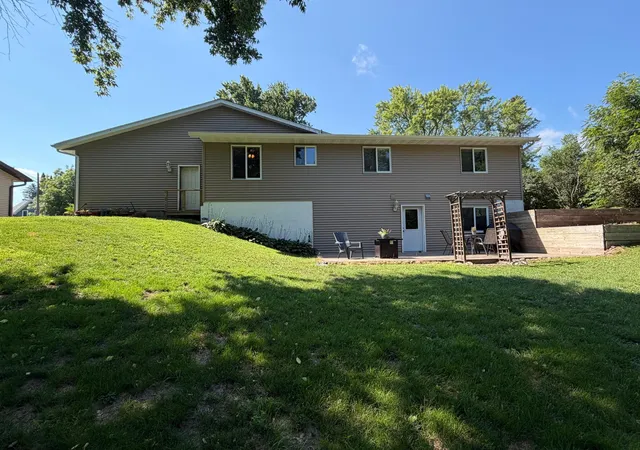 Photo 2 of Single family home for sale at 418 1st Street, Sandstone, MN 55072 | MLS# 7108262 | Listing updated on 2026-09-29