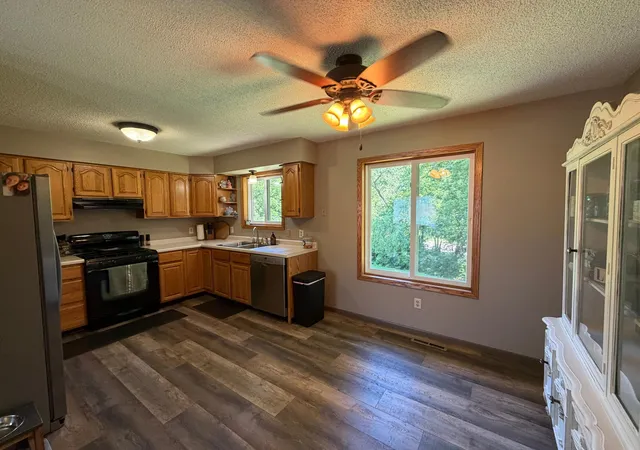 Photo 3 of Single family home for sale at 418 1st Street, Sandstone, MN 55072 | MLS# 7108262 | Listing updated on 2026-09-29