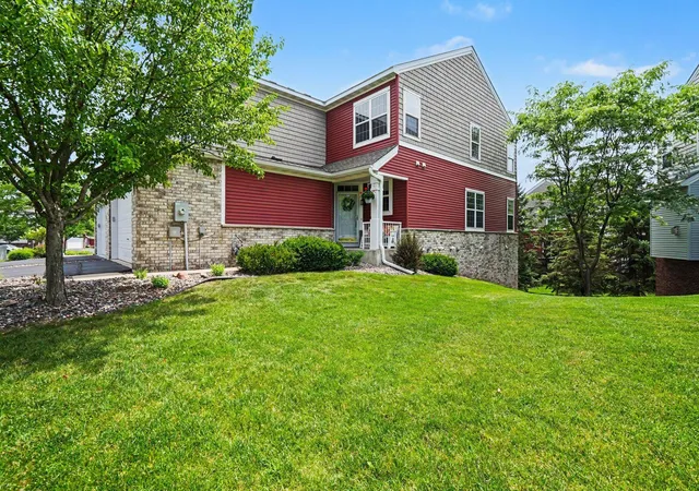 1st image of 18085 Kindred Ct, Lakeville, MN 55044 | MLS# 7108271