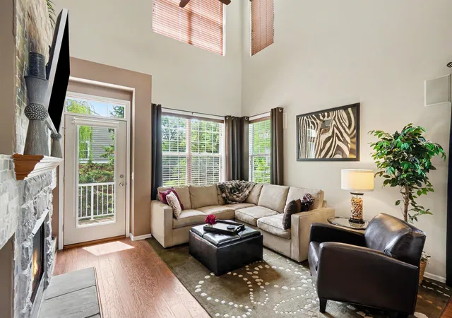 2nd image of 18085 Kindred Ct, Lakeville, MN 55044 | MLS# 7108271