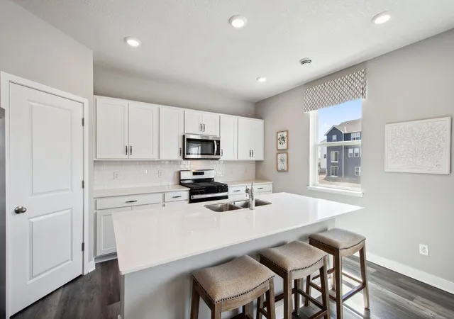 1st image of 2037 Aquarius Dr, Shakopee, MN 55379 | MLS# 7108272