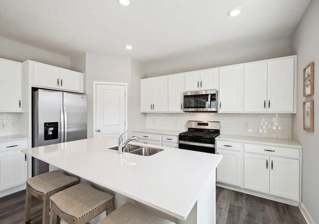 2nd image of 2037 Aquarius Dr, Shakopee, MN 55379 | MLS# 7108272