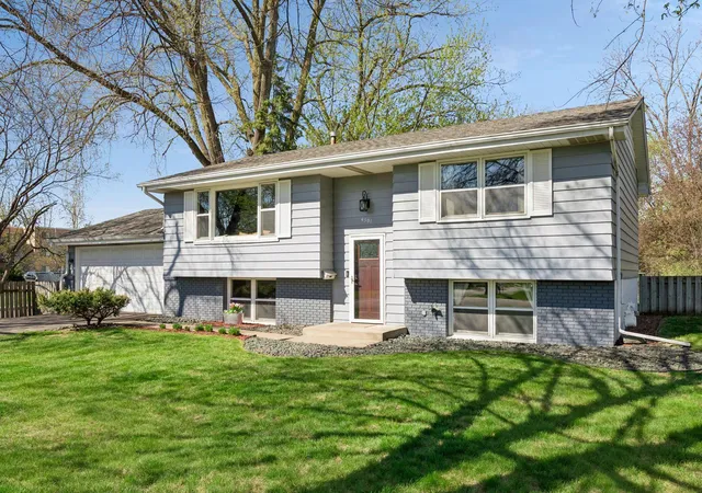 3rd image of 4501 Oregon Ave N, New Hope, MN 55428 | MLS# 7108303