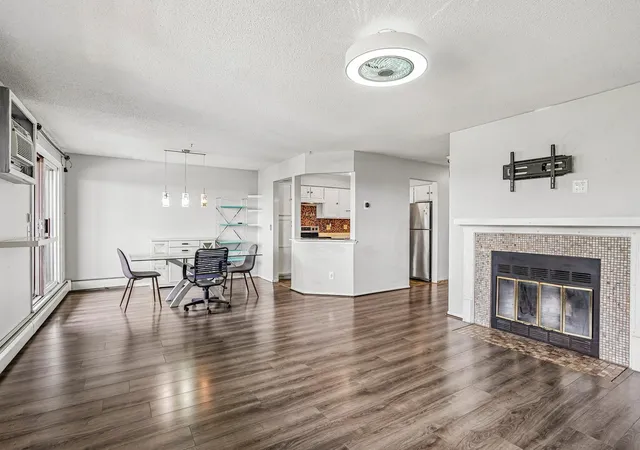 2nd image of 999 41st Ave Ne #302, Minneapolis, MN 55421 | MLS# 7108306