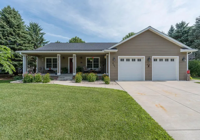 Homes for sale in Saint Peter, MN | 809 Spruce Pl, Saint Peter, MN 56082 | MLS# 7108335