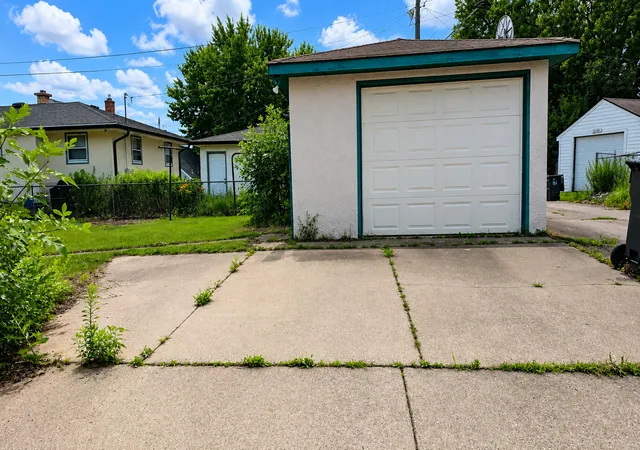 Photo 2 of Single family home for sale at 1597 Margaret St, Saint Paul, MN 55106 | MLS# 7108337 | Listing updated on 2026-10-23