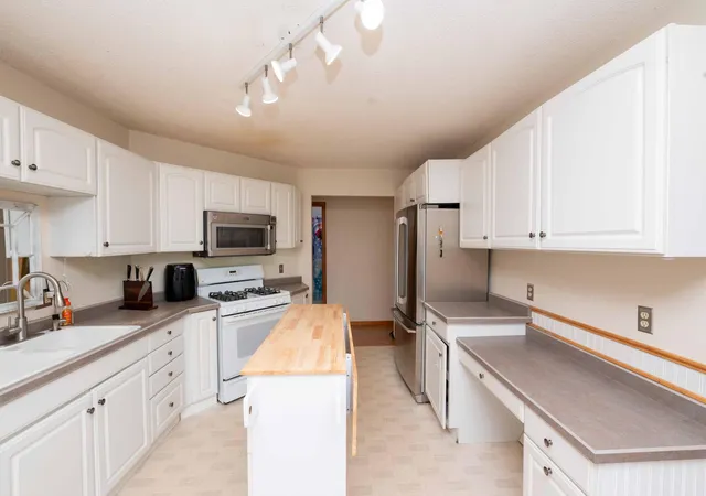 Photo 1 of Sale Pending at 3488 Midland Ct, Saint Paul, MN 55110 | MLS# 7108371 | Listing updated on 2026-10-23